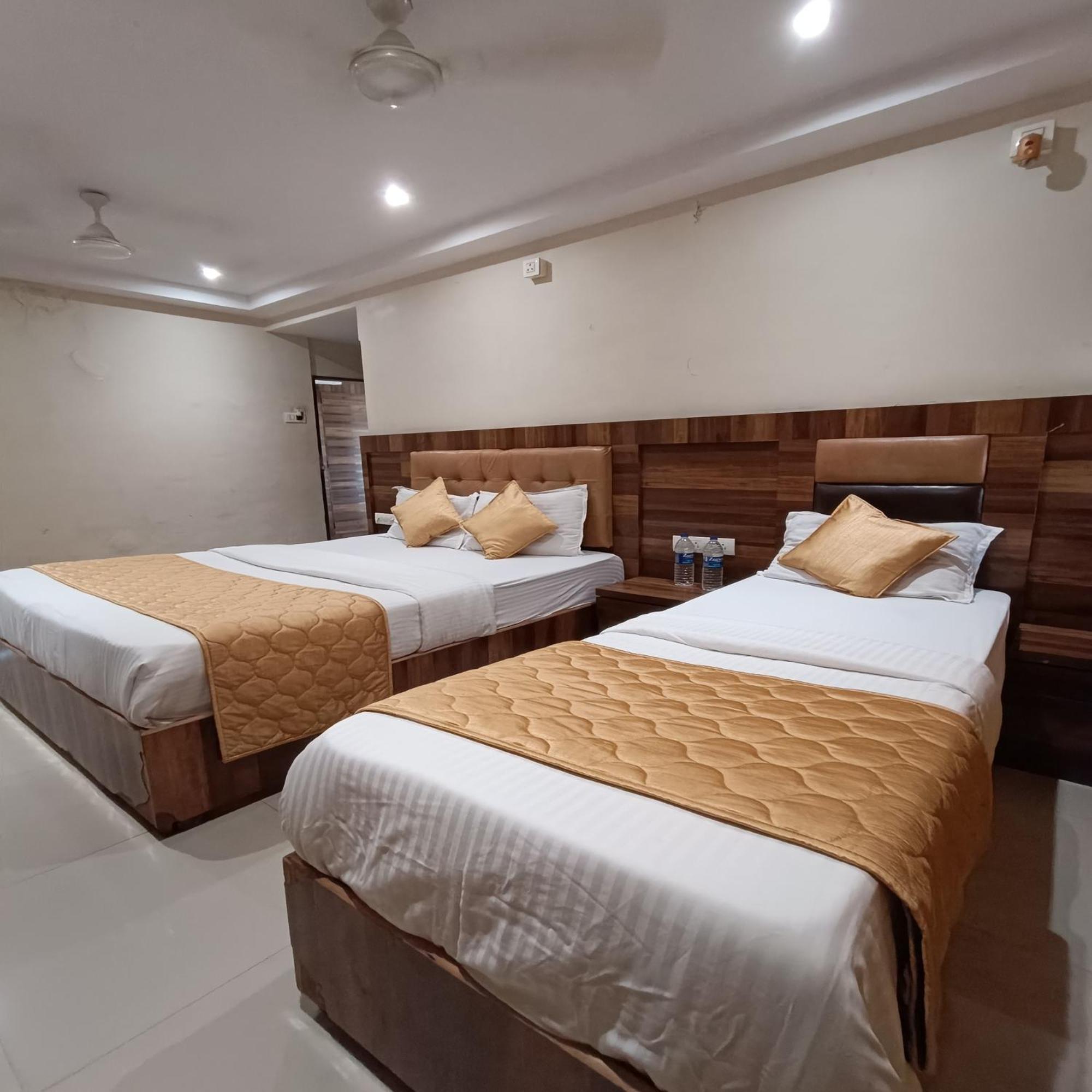 Rk Hotel-Near Grant Road Railway Station 孟买 外观 照片