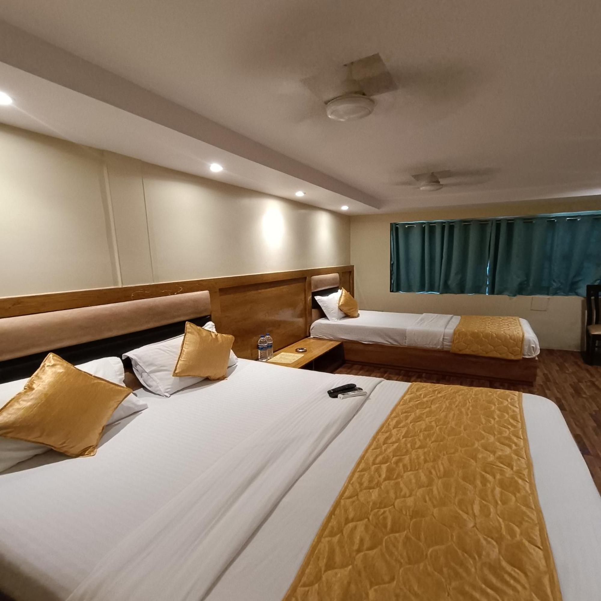 Rk Hotel-Near Grant Road Railway Station 孟买 外观 照片
