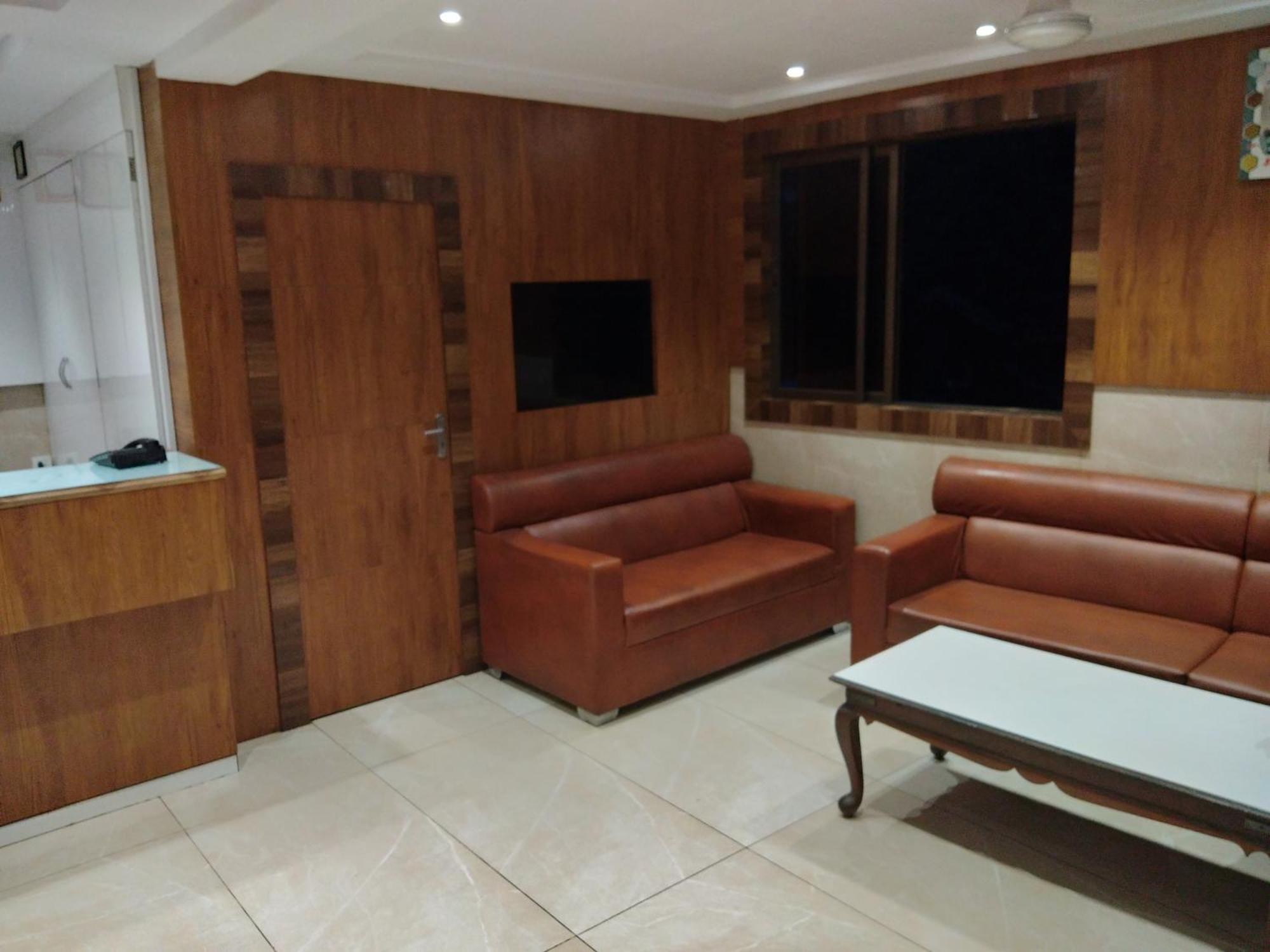 Rk Hotel-Near Grant Road Railway Station 孟买 外观 照片