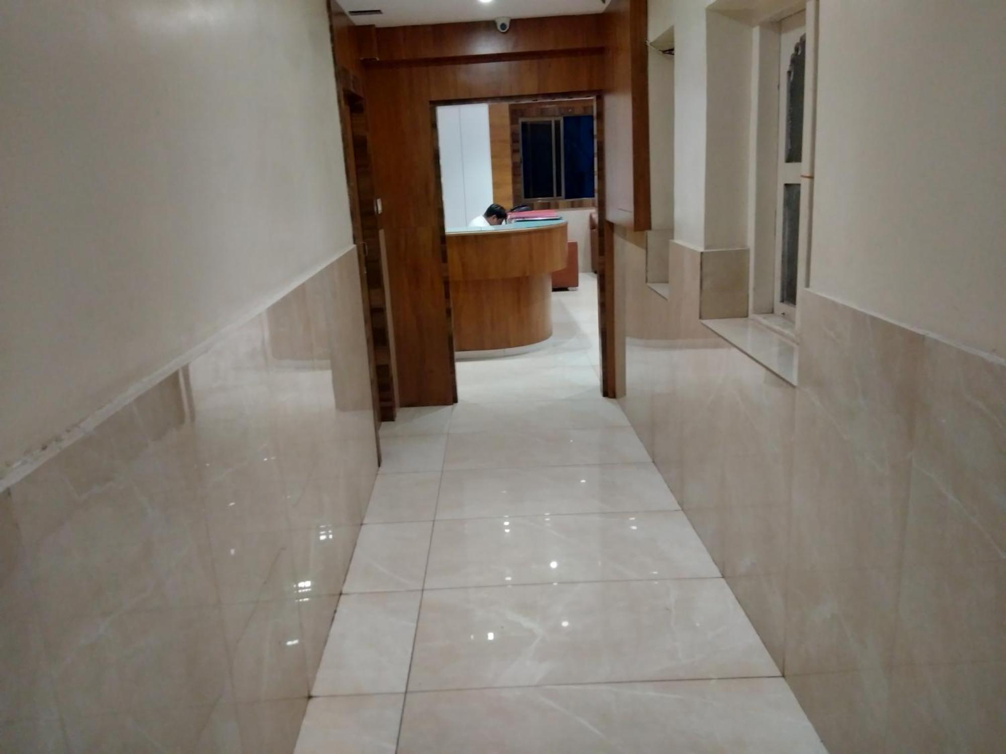 Rk Hotel-Near Grant Road Railway Station 孟买 外观 照片