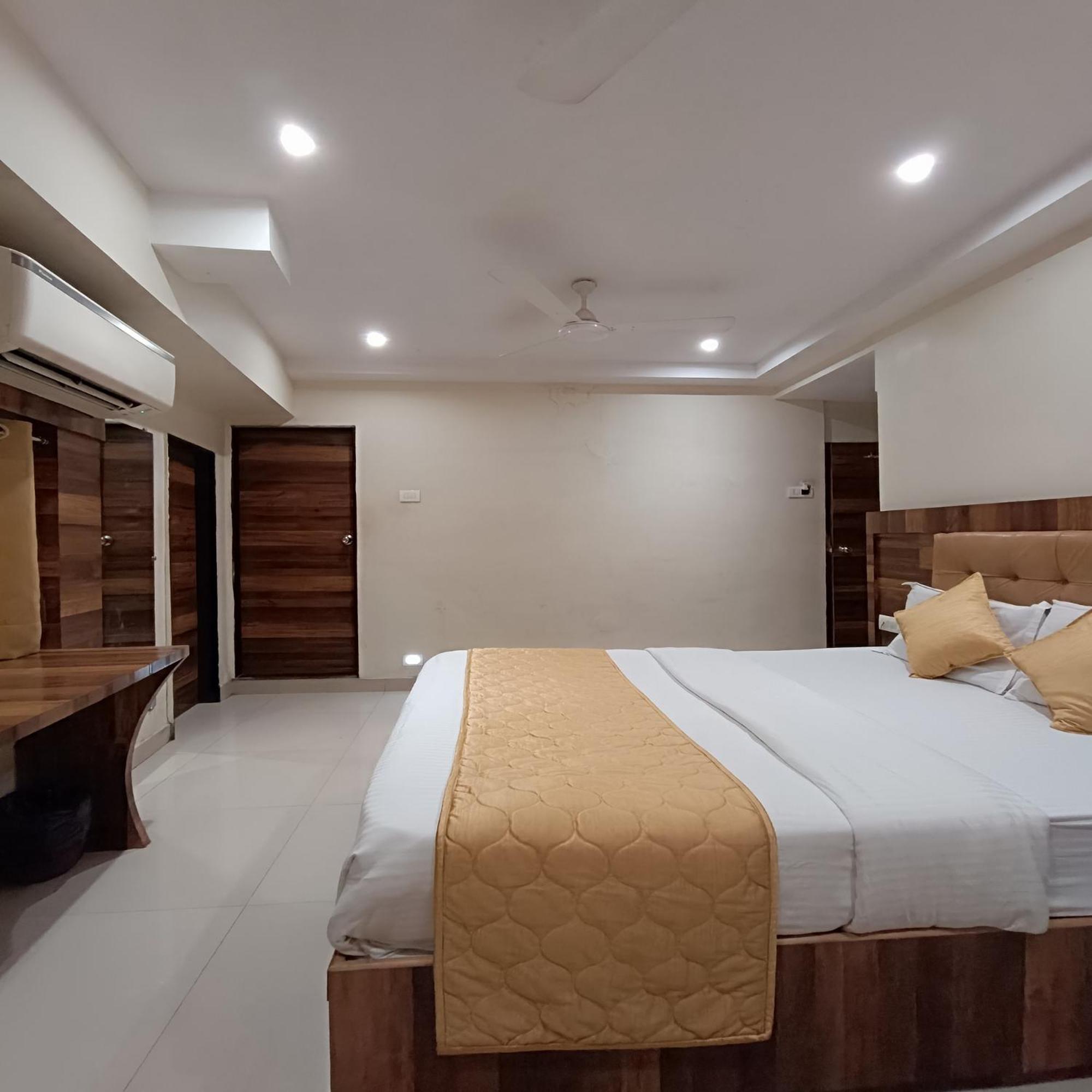 Rk Hotel-Near Grant Road Railway Station 孟买 外观 照片