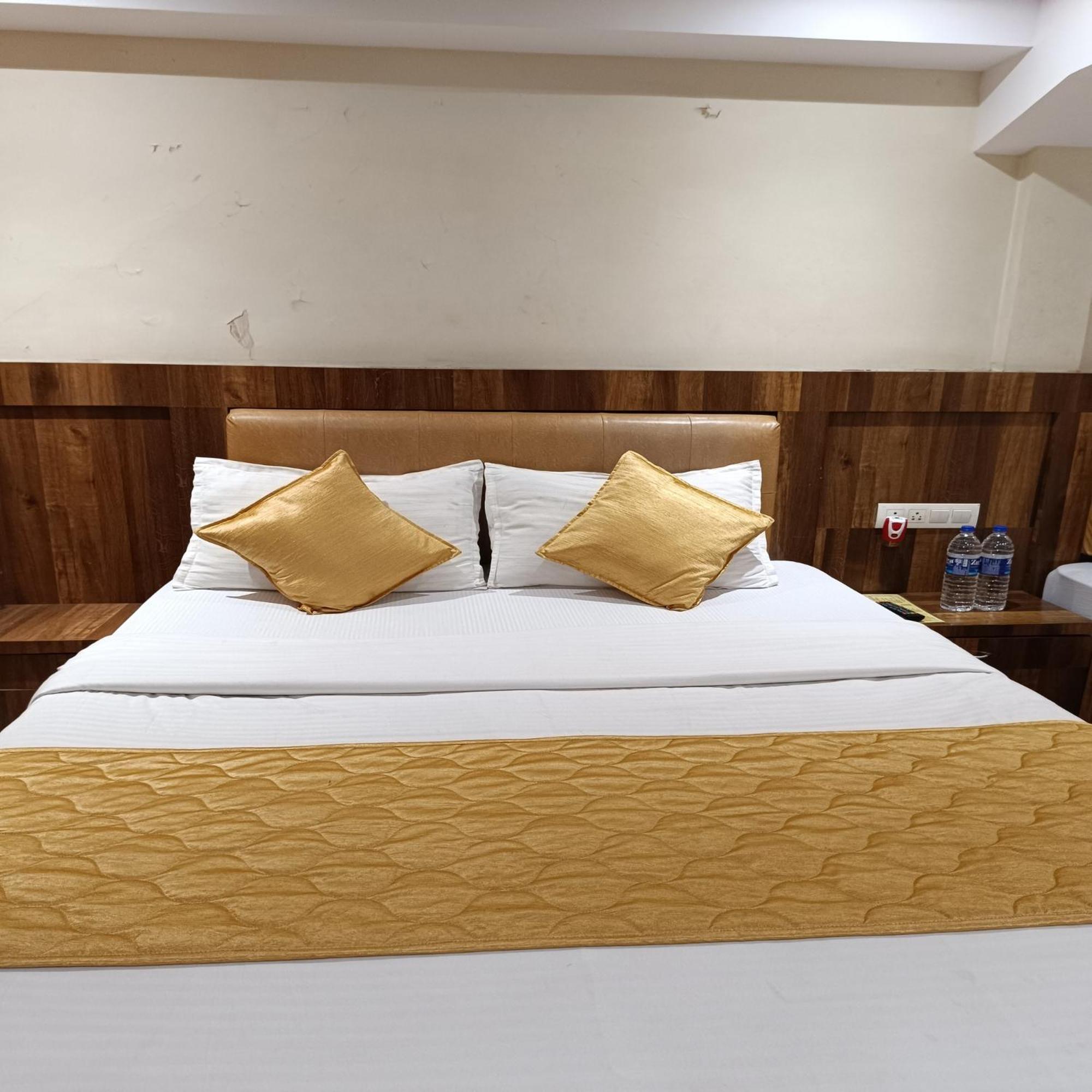 Rk Hotel-Near Grant Road Railway Station 孟买 外观 照片